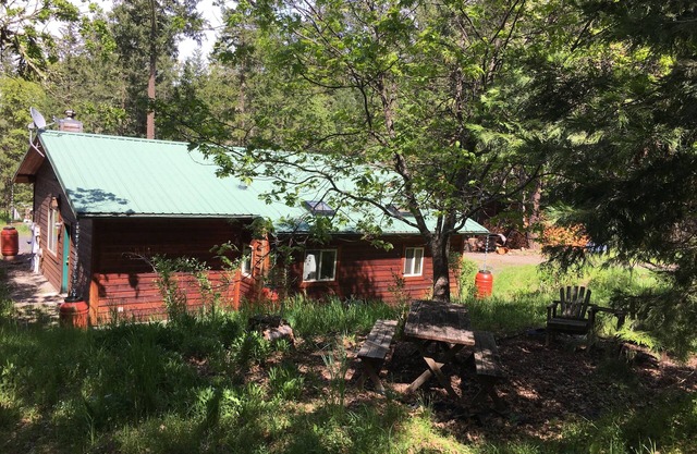 Forest Retreat calme près de Ashland, Medford, et Jacksonville. Kid & Dog Friendly