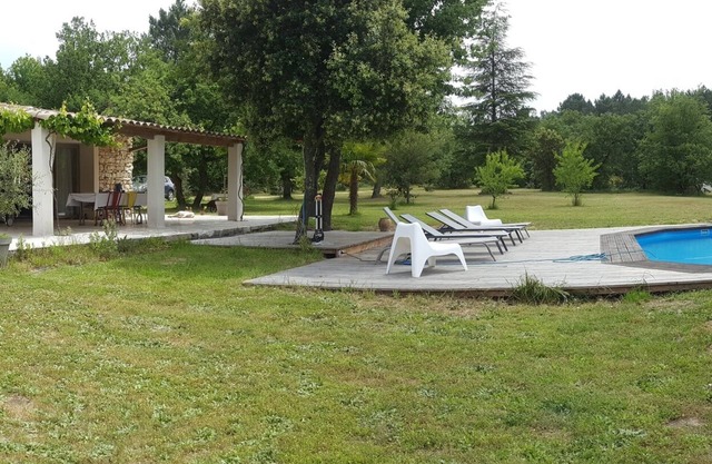 "Chambre Blanche" coquette et calme au coeur d'une forêt