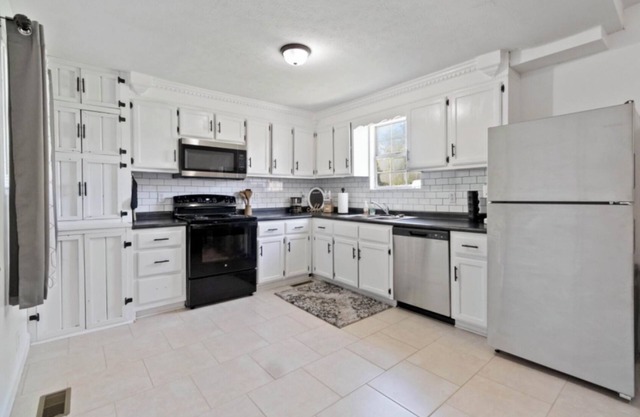 Quiet getaway, 15-20 minutes to Lake Cumberland and 5 mins to downtown Somerset
