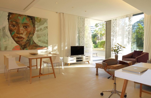 Appartement calme au rez-de-chaussée, front de mer V&A, sur l'eau, vue sur Table Mountain. WiFi gratuit