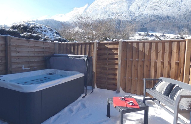 Gite au calme jacuzzi privé wifi terrasse proche Lac d'Annecy animaux bienvenus
