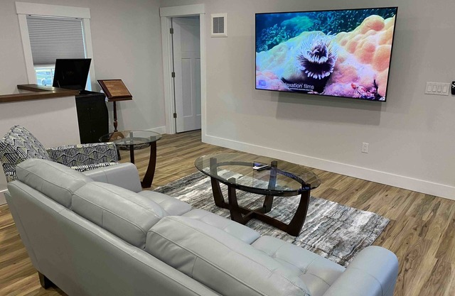 Quiet Historic Retreat - 15 minutes from Riverwalk