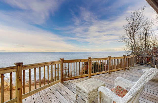 Quiet home with ocean views, stairs to beach, deck, W/D, AC, & games
