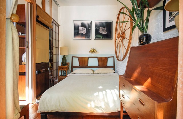 LOFT HAVEN ~ Six fenêtres ~ Briques ~ Plantes ~ Calme ~ Williamsburg NY