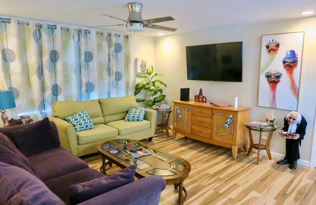 Magnifiquement rénové Maison de 2 chambres / 1 bain dans un quartier calme près des casinos et Mystic