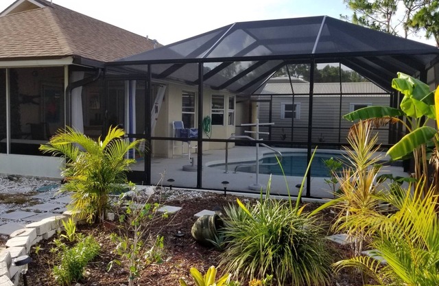 Quiet neighborhood close to amenities/6 miles from beach with private pool