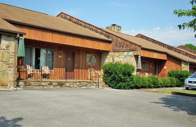 Quiet Resort Condos in East Tennessee Near Smoky Mountains