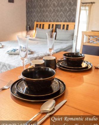 Quiet Romantic Studio plus parking, Tartu Home