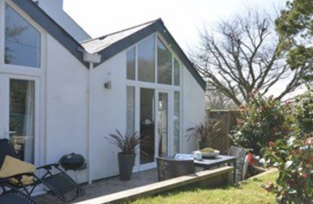 Quiet, Rural Cottage with wood burner