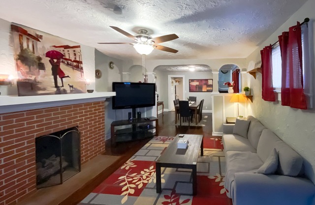 Quiet Street 10 minutes from Downtown Indy! #2