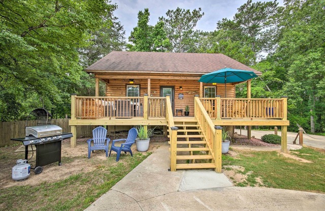 Quiet Tignall Getaway Near Lake w/ Boat Dock