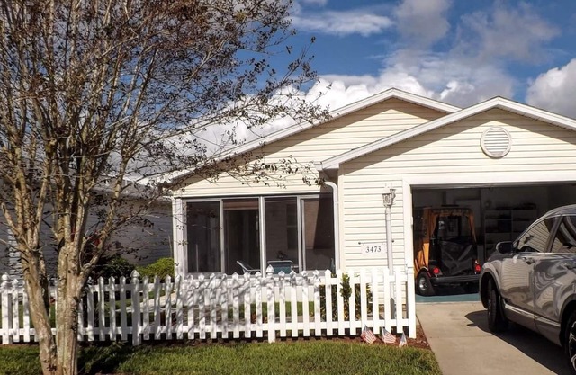 Quiet Villa in The Villages near Savannah Center and Glenview Golf Course