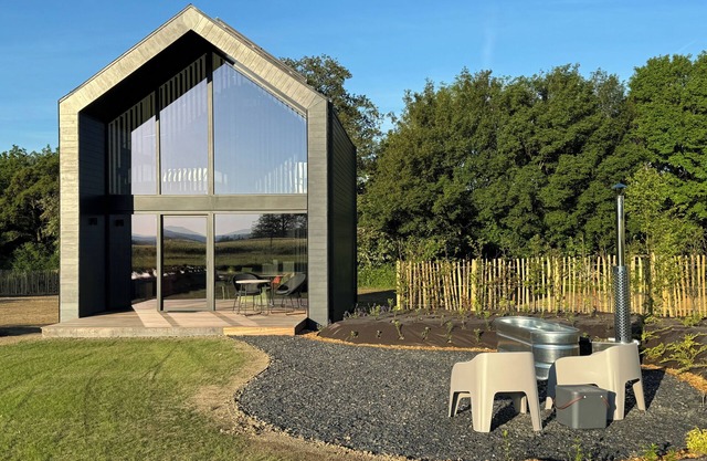 Gîte tranquille avec piscine commune