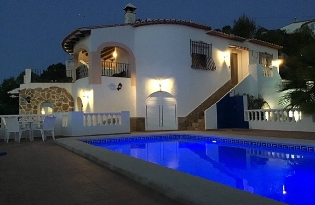 Villa située au calme avec vue panoramique et piscine privée, wifi gratuit