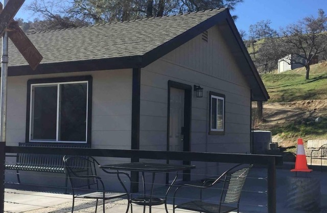 "Quinn" tessential Railfan Accommodation 13& Up