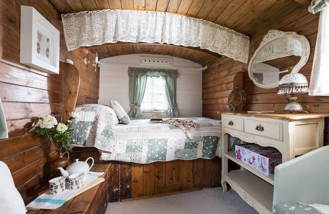 maison Quirky avec les chambres de cabanes de bergers romantiques et joli jardin près de Padstow