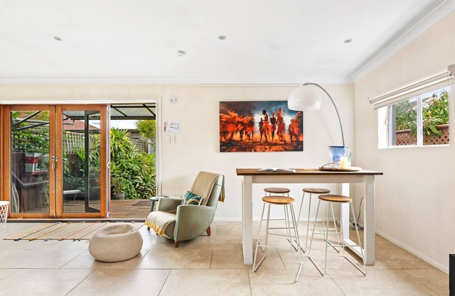 Quirky Marrickville 1-Bed with Courtyard by Shops
