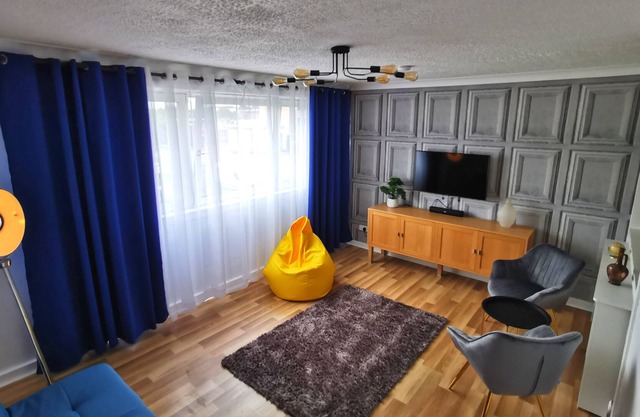 Quite and cozy south east Glasgow Apartment
