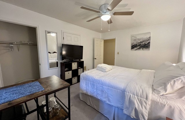 Quite peaceful & cozy private room in Winston Salem