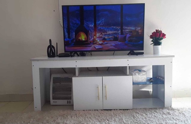 Quite Spacious and Centrally Located Unit. 0.8km Away From Town & 3mins to Falls