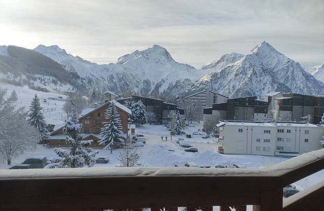 Le Plein Sud, front de neige, à côté Jandri, Label 2 Alpes, 2* Tourisme