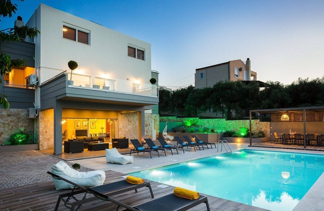 R 1222 Sofronio’s Villa Aelia With Swimming pool, Grill area & Garden View