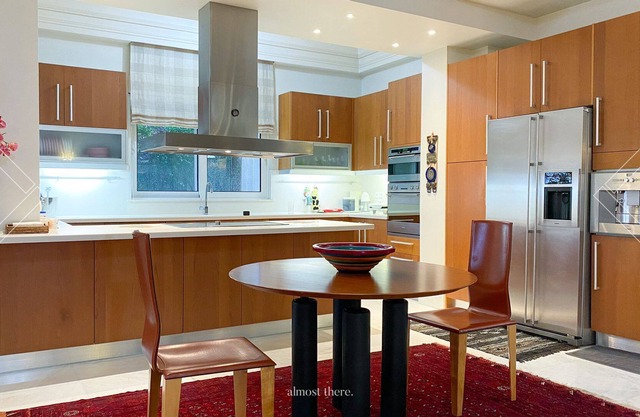 R 3019 Villa Prince Phillip Vivestia Athens