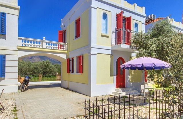R 910 Villas Thassos-Villa Erato