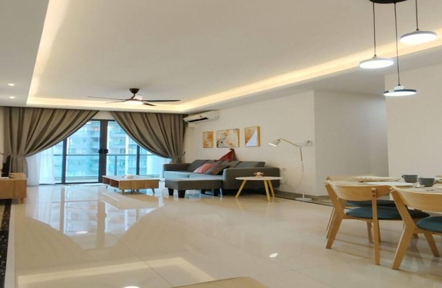 R&F PrincessCove @ Johor Bahru by HomeStay888/6pax/3BedRoom2BathRoom/5MIN to CIQ