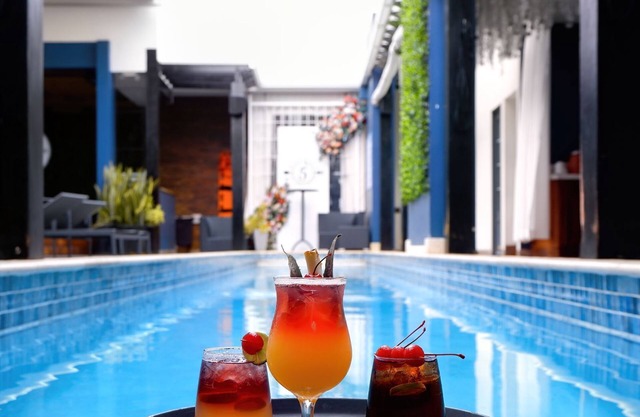 R Hotel Kingston