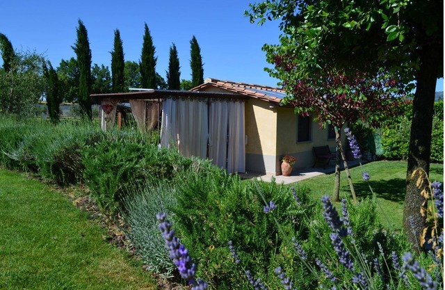 ravissante dépendance avec piscine