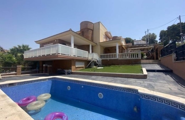 R134 Sunny Villa Calafell