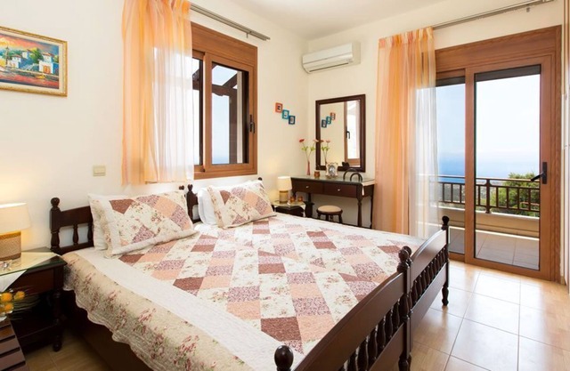 R 920 Triopetra Villa Screte - Superior Villa with Private Pool and Sea Garden View (Kadiani)