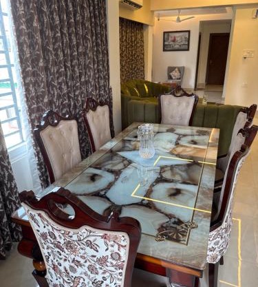 Raaj-hans Guest House