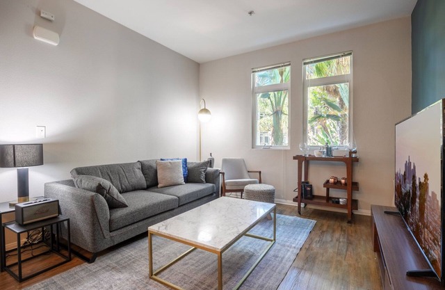 Rad Playa del Rey 1BR w/ Gym, W/D & Pool, near LAX & Beach, by Blueground