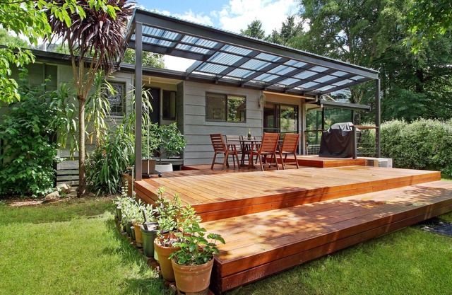 Rail Trail Cottage - BRIGHT