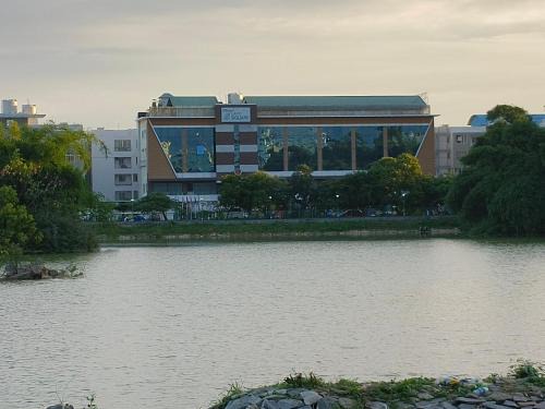 Rajathadri Palace Hotel Lake Breeze Suites