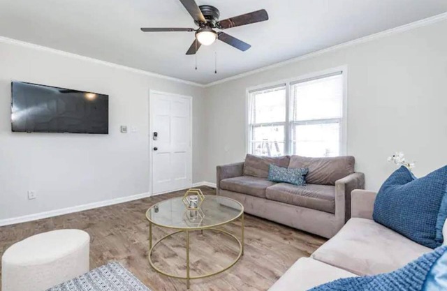 Raleigh house w master suite close to everything