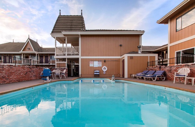 Ramada Bayside Inn and Suites