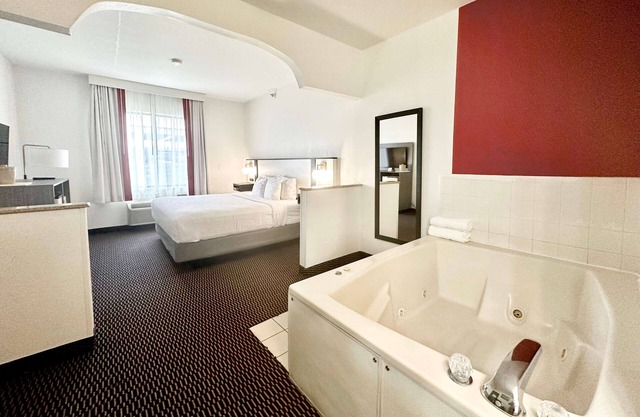 Ramada by Wyndham Columbia