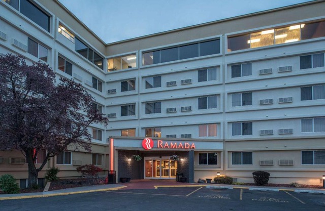 Ramada by Wyndham Downtown Spokane