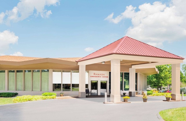 Ramada Hotel & Conference Center by Wyndham Lexington North
