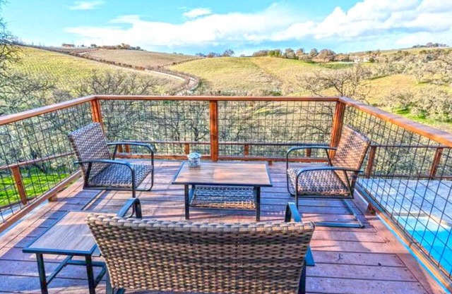Hideaway House sur 30acre Windwood Ranch, piscine privée, vue sur le vignoble, tennis
