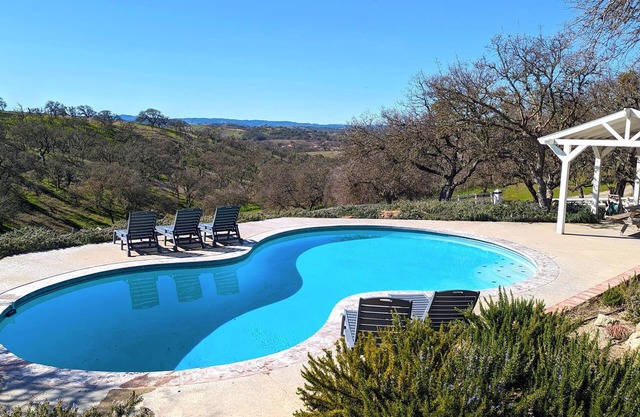 Superbe 30ac Ranch w Pool, Court de tennis, Jeux, Randonnée, Incroyable Sunset Views