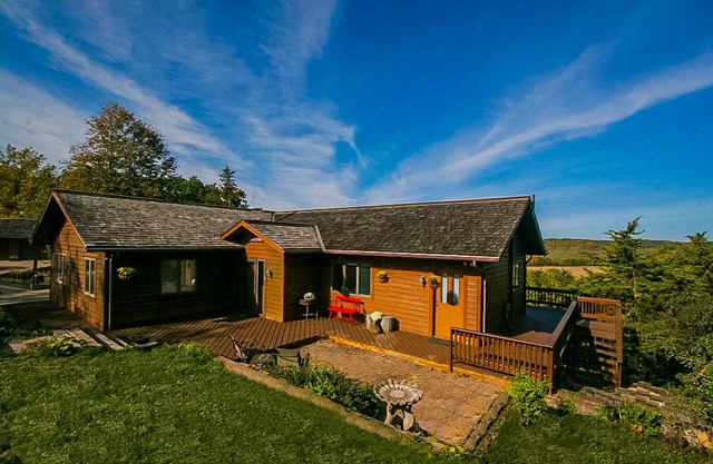 Ranch life, 300 acres! 10 mile views., trails, animals, swimming pool, golf