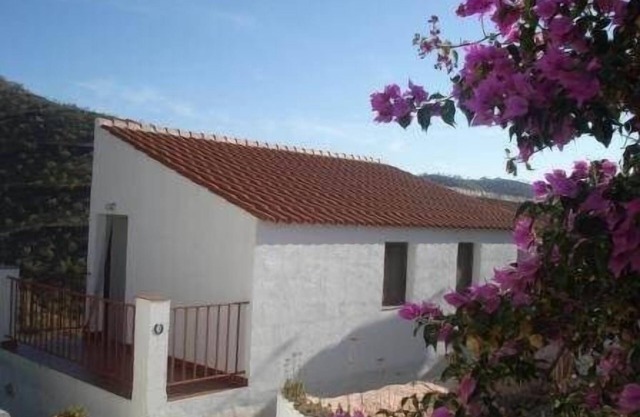 Ranch Studio dans un cadre calme Village blanc avec piscine et bain à remous