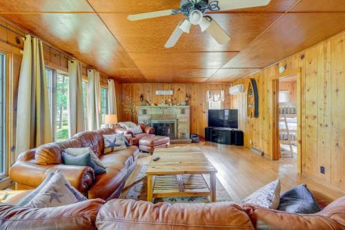 Rapid City Cottage with Patio Near Beach Access!