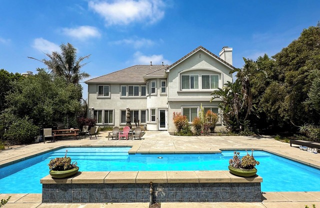 Spacious 7BR Rancho Cucamonga Home w/ KTV – Perfect for Groups