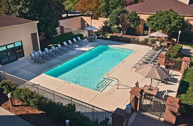 Rare Find! 4 Pet-friendly Units, Free Shuttle to Raleigh-Durham Int'l Airport!