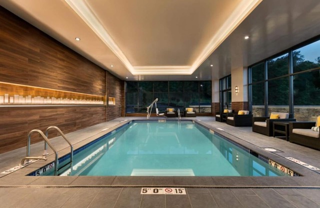Rare Find! Indoor Pool, Free Breakfast, Pet-Friendly Property, Parking Onsite!